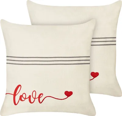 Produktbild von BELIANI Dekokissen 2er Set Beige aus Baumwolle Love Schriftzug 45 x 45 cm Quadratisch Wohnaccessoires Dekoration für Sofa Bett Wohnzimmer