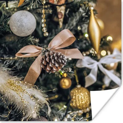 Produktbild von MuchoWow® Poster Eine Nahaufnahme von Weihnachtsbaumschmuck 75x75 cm - Wand Dekoration