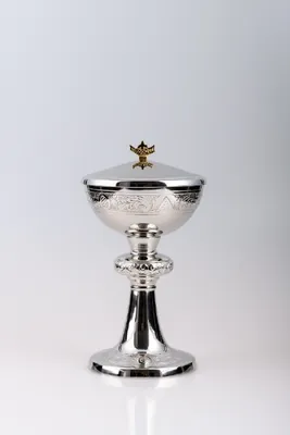 Produktbild von Ciborium vernickelt Silber (Höhe 23 cm)