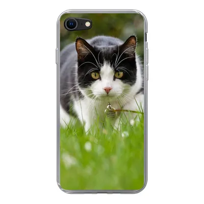 Produktbild von MuchoWow® Handyhülle Schutzhülle Hülle für iPhone SE 2022 Katze - Gras - Schwarz - Weiß - Mädchen - Kinder - Jungen - Kinder Silikon Softcase Handy Hülle - Schutzhülle
