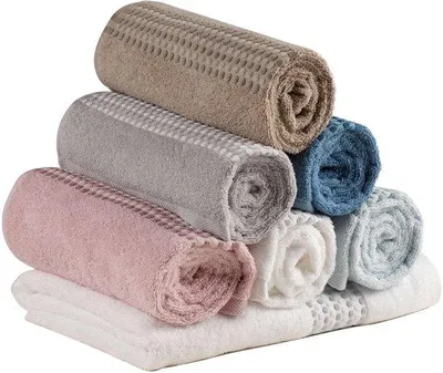 Immagine prodotto di Set di 2 asciugamani Unyqoos® – 70 x 140 cm, 100% cotone, azzurro chiaro, morbidi e assorbenti, leggeri e ad asciugatura rapida, ideali per la doccia e la sauna