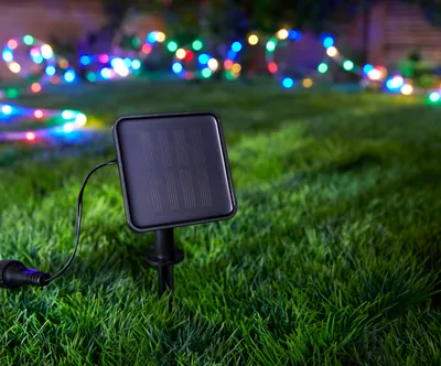 Produktbild von LED Lichterschlauch mit Solar Panel 100 LEDs Multicolor 7,5 m IP44