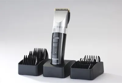 Produktbild von Professionelle Haarschneidemaschine PANASONIC ER1512, X-Taper Blade, 70 Min. Akkulaufzeit, Präziser Schnitt