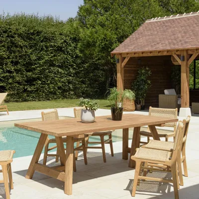 Produktbild von KALLY – Gartentisch 220 cm aus recyceltem Teakholz mit Tischbockbeinen