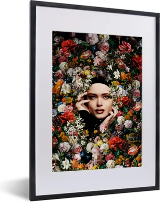 Produktbild von MuchoWow® Gerahmtes Poster Blume - Frauen - Porträt - Botanisch 30x40 cm - Poster mit Schwarzem Bilderrahmen Wandposter Rahmen Foto Bilder - Wandposter Schlafzimmer