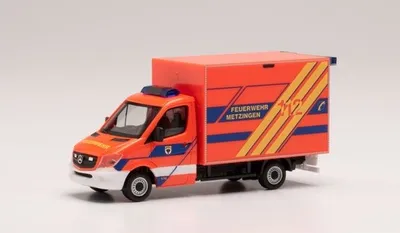 Produktbild von Herpa 096690 - 1/87 Mercedes-Benz Sprinter `13 Koffer-LKW „Feuerwehr Metzingen“