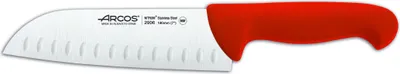 Zdjęcie produktu dla Nóż Santoku Arcos 2900- Prof 290622 z kieszeniami nitrum wykonanymi ze stali nierdzewnej i ergonomicznego czerwonego polipropylenu mango z ostrzem 18 cm, etui ekspozycyjne.