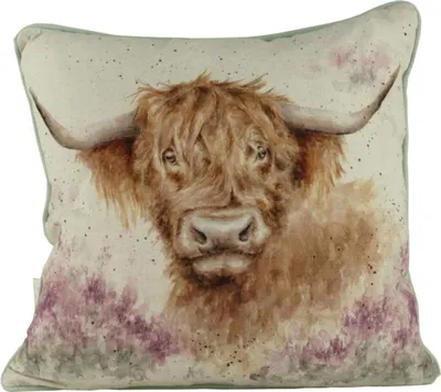 Produktbild von Wrendale Designs Baumwoll-Leinen Kissen Highland Kuh und Heidekraut