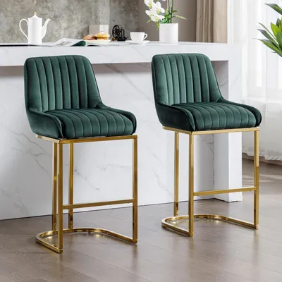 Image de Ensemble de deux tabourets en velours vert, avec pieds en métal doré et dossier