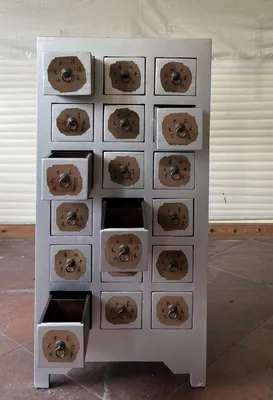 Produktbild von Antike Apothekerkommode Höhe118cm Holz 18 Schubladen Silber