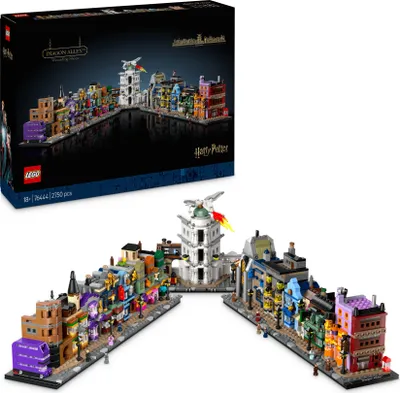 Produktbild von LEGO Harry Potter Die Zauberläden der Winkelgasse, magisches Modell zum Ausstellen, Läden im Mikromaßstab aus LEGO Steinen, 12 Mikrofiguren zum Sammeln für Erwachsene, Sammlerstück, Geschenkidee 76444
