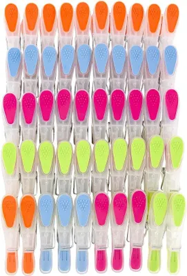 Immagine prodotto di Set di 50 mollette Unyqoos® – mollette in plastica resistente con impugnatura morbida, colorate (verde/arancione/rosa/blu), ideali per stendibiancheria, asciugatrici e porta abiti