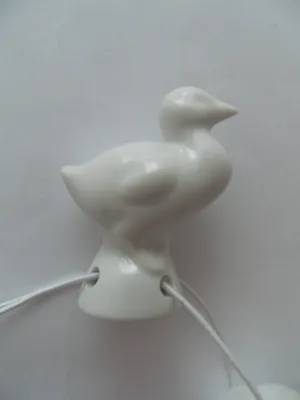 Produktbild von Porzellan Tropfenfänger Gans, weiß, für Kaffee- oder Teekannen, Ente Küken Figur Tier