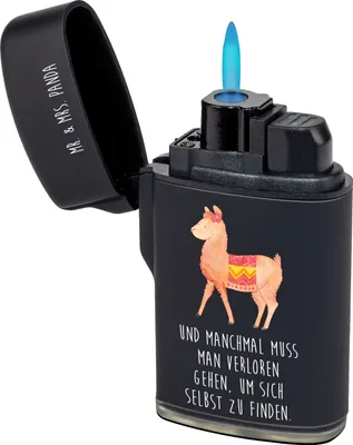 Produktbild von Mr. & Mrs. Panda Feuerzeug Alpaka Stolz - Schwarz - Geschenk, gas anzünder, zigarettenanzünder, Lama, Gasfeuerzeug, sturmfeuerzeug, gasfeuerzeuge