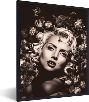 Produktbild von MuchoWow® Gerahmtes Poster Blumen - Frau - Schwarz - Weiß 60x80 cm - Poster mit Schwarzem Bilderrahmen Wandposter Rahmen Foto Bilder - Premium - Wanddeko Wohnzimmer