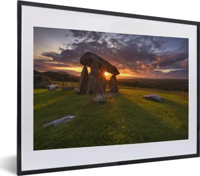 Produktbild von MuchoWow® MuchoWow® Gerahmtes Poster Ein Dolmen in Wales 40x30 cm - Poster mit zchwarzem Bilderrahmen - Bilderrahmen - Poster im Rahmen