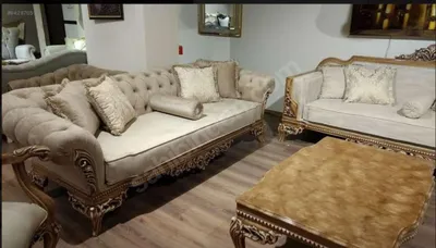 Zdjęcie produktu dla Designerska sofa 3-osobowa z lekkiego materiału + stolik kawowy Nowy model do salonu