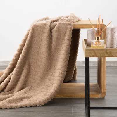 Produktbild von EUROFIRANY | Decke - 150 x 200 cm - beige Kuscheldecke - mit geprägten Streifen