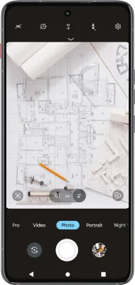 Produktbild von Motorola ThinkPhone 8+256GB carbon black