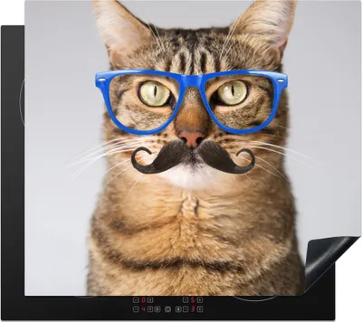 Produktbild von KitchenYeah© Herdabdeckplatte Katze - Brille - Schnauzbart - Hipster , 59x51cm, Küche Deko, Glaskeramikkochfeld Herdabdeckung, Abdeckplatte fùr Kochfeld