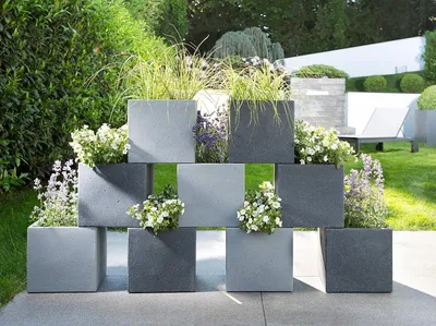 Produktbild von Plantenbak aus Kunststoff grau (Stony Grey) 40 cm lang 40 cm breit 33 cm hoch 44 l Volumen - C-Cube
