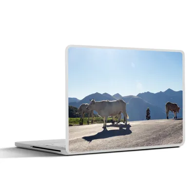 Produktbild von MuchoWow® Laptop Aufkleber Sticker Cover Schottische Highlander - Licht - Berge - Natur 25x18 cm - Laptop-Deko