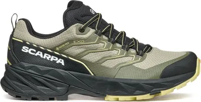 Multifunktionsschuhe "Rush 2 GTX Wmn" von Scarpa in Olivgrün und Schwarz mit gelben Akzenten.