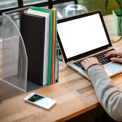 Produktbild von Famanu Zeitschriftenhalter A4 mit Metall-Gitterdesign - Silber