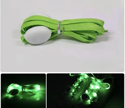 Obrázek produktu pro Zelené šněrovací tkaničky s LED osvětlením – Svítící tkaničky – Zelené světlo – Výrazné tkaničky – 120 cm – Plochá tkanička – Stylové tkaničky – Napájené bateriemi – 1 pár – LED – CHPN
