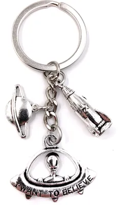 Produktbild von Onwomania Schlüsselanhänger Keychain Silber Metall Alien Rocket Planet Want to believe