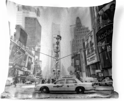 Produktbild von MuchoWow® Outdoor Kissen - Taxi in New-York - schwarz und weiß - 50x50 cm - Wetterfest - Lounge Kissen - Komfortabel - Kissen mit Bild