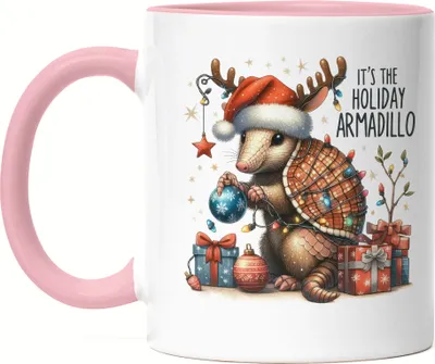 Produktbild von It’s the Holiday Armadillo Lustiges Gürteltiermotiv Tasse Rosa Geschenkidee witziges Design Weihnachten