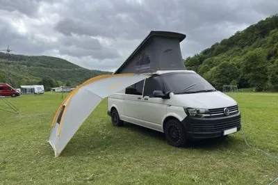 Produktbild von BASANT | Multifunktionales Sonnensegel für Auto, SUV und Van | Schnell und einfach aufzubauen