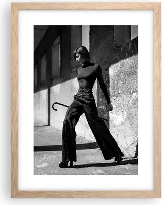 Produktbild von Gerahmtes Poster - Rahmen in heller Eiche - Fotografie Mode Frau - 30x40 cm - Wand Bild - Wanddeko - Wandbilder - Wandposter - Bilderrahmen - Bilder - Kunstdruck - Wandbild - P2NPA30x40-4360