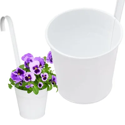 Zdjęcie produktu dla Doniczka donica osłonka wisząca balkonowa biała metalowa z uchwytem 16 cm na balkon taras dom ogród