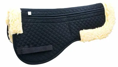 Produktbild von AMKA Korrektur Sattelpad mit 4 Taschen und Filzeinlagen Kunstfellrand