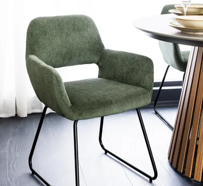 Produktbild von riess-ambiente Design Stuhl MUSTANG grün Cord mit Armlehne schwarz Metallgestell