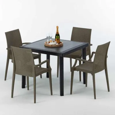 Produktbild von Schwarz Quadratisch Tisch und 4 Stühle Farbiges Polypropylen-Außenmastenset Grand Soleil Arm Bistrot Passion - Braun