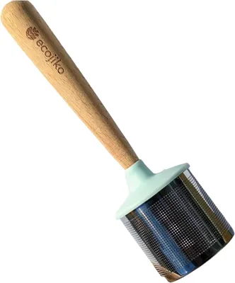 Produktbild von Abfallarmes Teesieb aus Metall mit Holzgriff und Teezubehör
