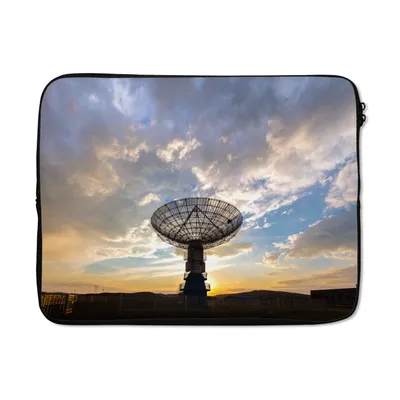 Produktbild von MuchoWow® Laptop Hülle 13 Zoll Radioteleskop bei Sonnenuntergang Laptoptasche - Laptophülle - Sleeve - Rundumschutz