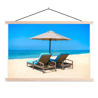 Produktbild von MuchoWow® Textilposter Strandkorb - Sonnenschirm - Sommer - Meer 60x40 cm mit holzfarbenen Rahmen - Bilder