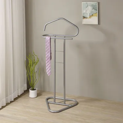 Produktbild von Herrendiener CAMILO, Hellgau - moderner Kleiderständer aus Metall, mit Hosenbügel und Sackohalter, stummer Damen Diener für Schlafzimmer, freistehend
