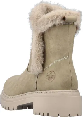 A single beige boot with a fluffy lining is shown from the back.