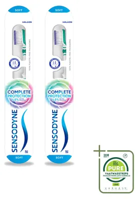 Imagen del producto de 2 cepillos de dientes Sensodyne Complete Protection Soft, para una limpieza suave – Pack de 2 unidades