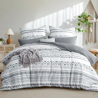 Obrázek produktu pro TRANKIELO® - Sada tří kusů povlečení na peřinu, rozměr 200x200 cm - barva: šedá, materiál: mikrovlákno - snadná údržba, obsahuje 2 povlaky na polštáře