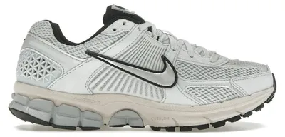 Image de Nike Zoom Vomero 5 Pure Platinum (pour femmes) - Taille EU 36,5