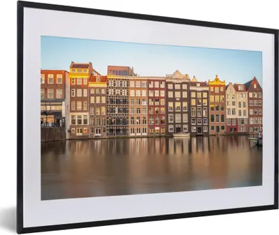 Produktbild von MuchoWow® Gerahmtes Poster Grachtenhäuser in Amsterdam unter blauem Himmel 60x40 cm - Poster mit Schwarzem Bilderrahmen Wandposter Rahmen Foto Bilder - Schlafzimmer - Plakat in Rahmen - Drucken