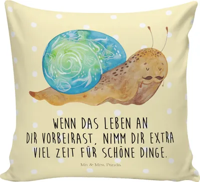 Produktbild von Mr. & Mrs. Panda Dekokissen Schnecke Sir - Gelb Pastell - Geschenk, Lustige Sprüche, Lebenszeit, Zierkissen, Deko Kissen, bedruckt, Lebensmut, kuschelkissen 40x40