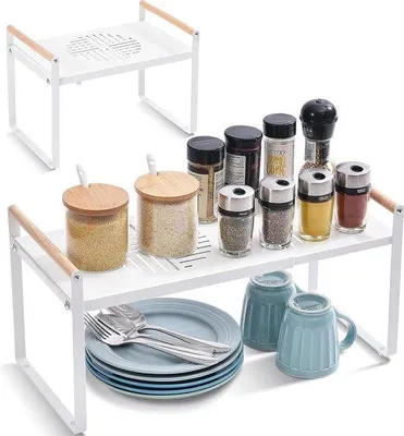 Immagine prodotto di Uniqoos® Scaffale espandibile per cucina - organizer in metallo regolabile per piano di lavoro, spezie e stoviglie, impilabile, bianco, 32–55,6 cm, resistente alla ruggine, con maniglia in legno