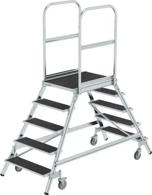 Produktbild von Podesttreppe beidseitig begehbar mit Federrolle | Korundbeschichtung R13 | 5 Stufen | Rutschsichere Leiterschuhe